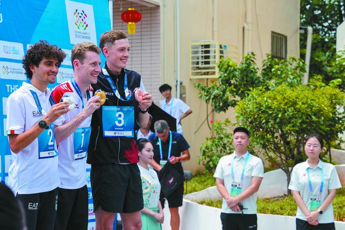 分百支持, 体采访区, 东部新区分