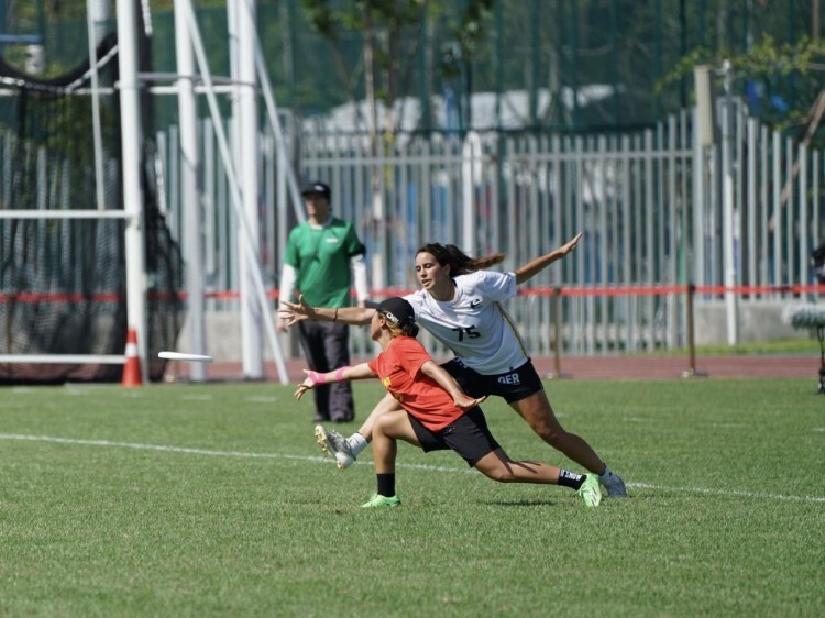 图为比赛现 图为比赛现