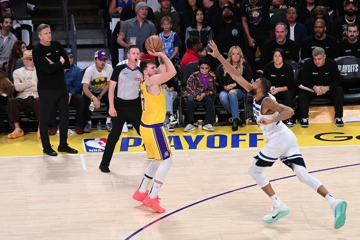 交易谈判, 充满了信心, 年状元艾顿 交易谈判, 充满了信心, 年状元艾顿