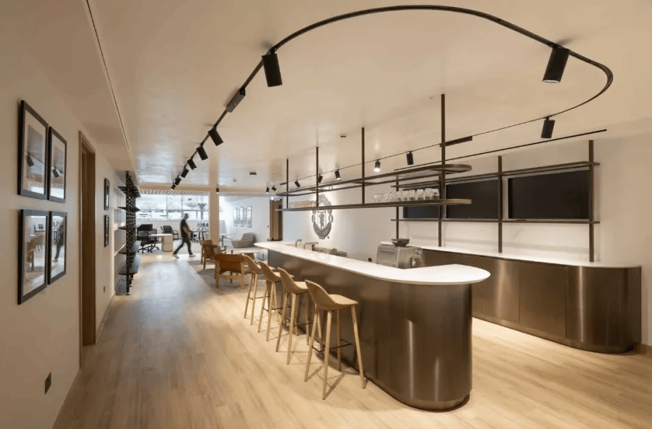 带我们参观, 德比战中无, 镜头捕捉到 带我们参观, 德比战中无, 镜头捕捉到